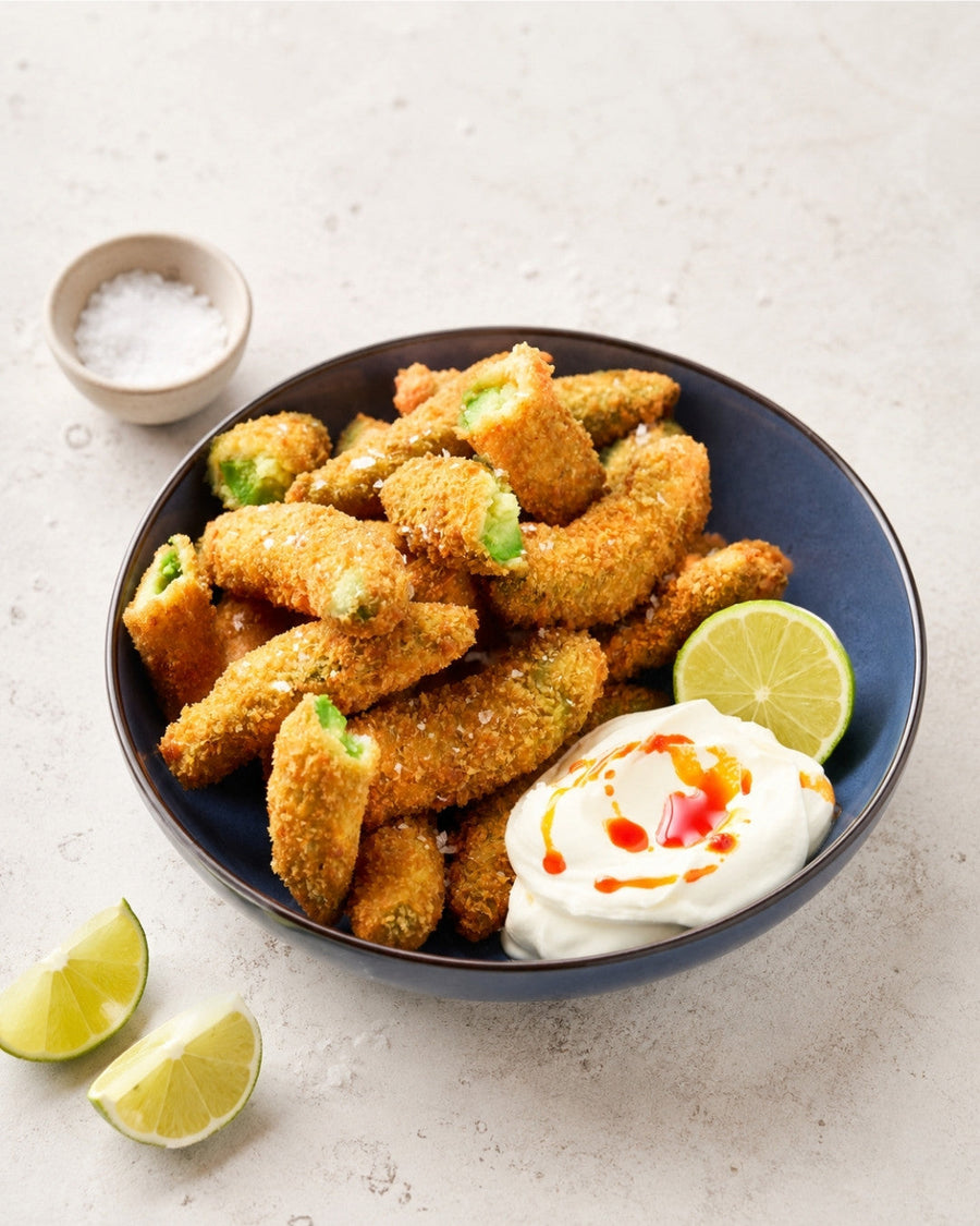 Avocadofries i airfryer med limedipsauce og tajin