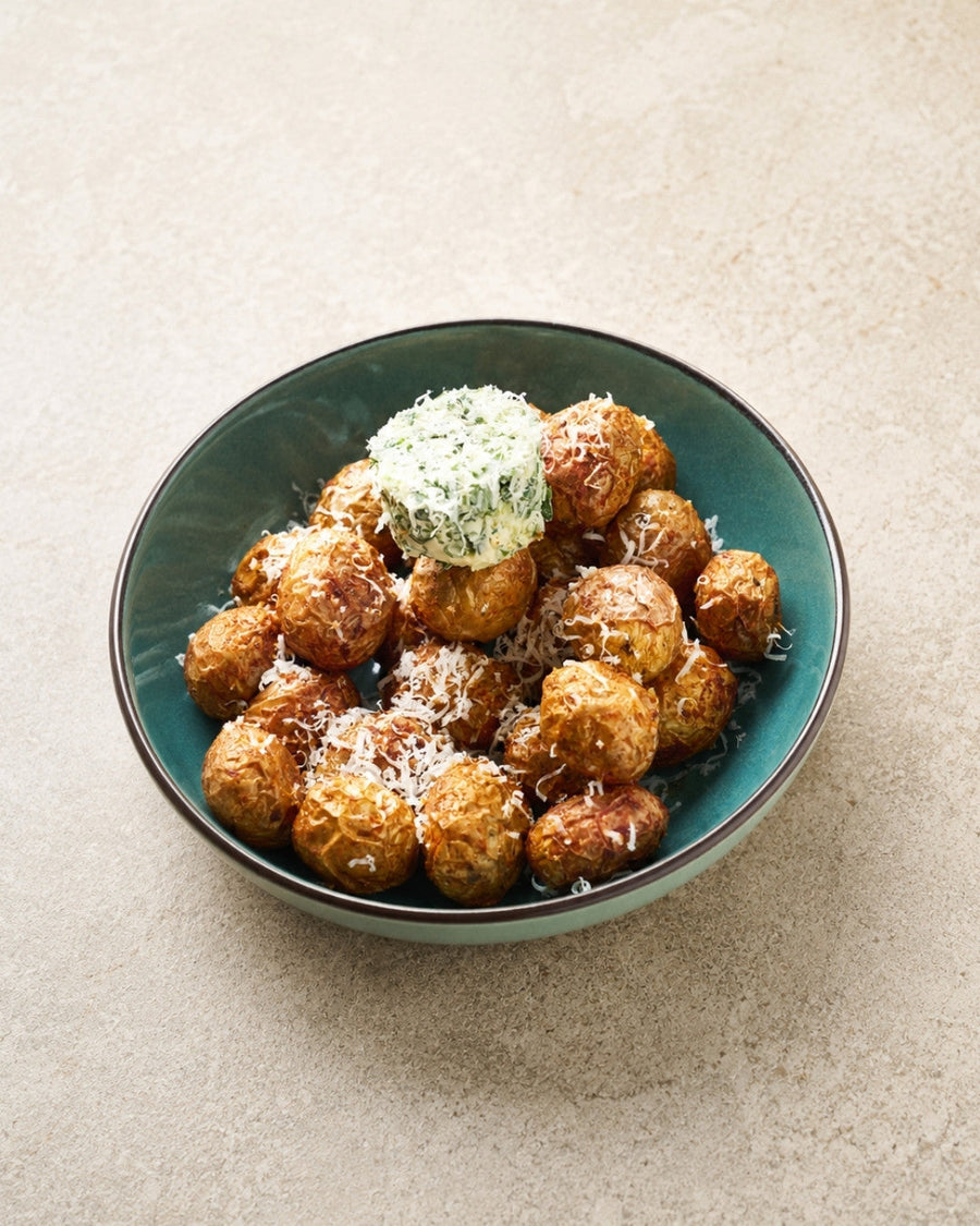 Den dovne kartoffel i airfryer med hvidløgssmør og parmesan