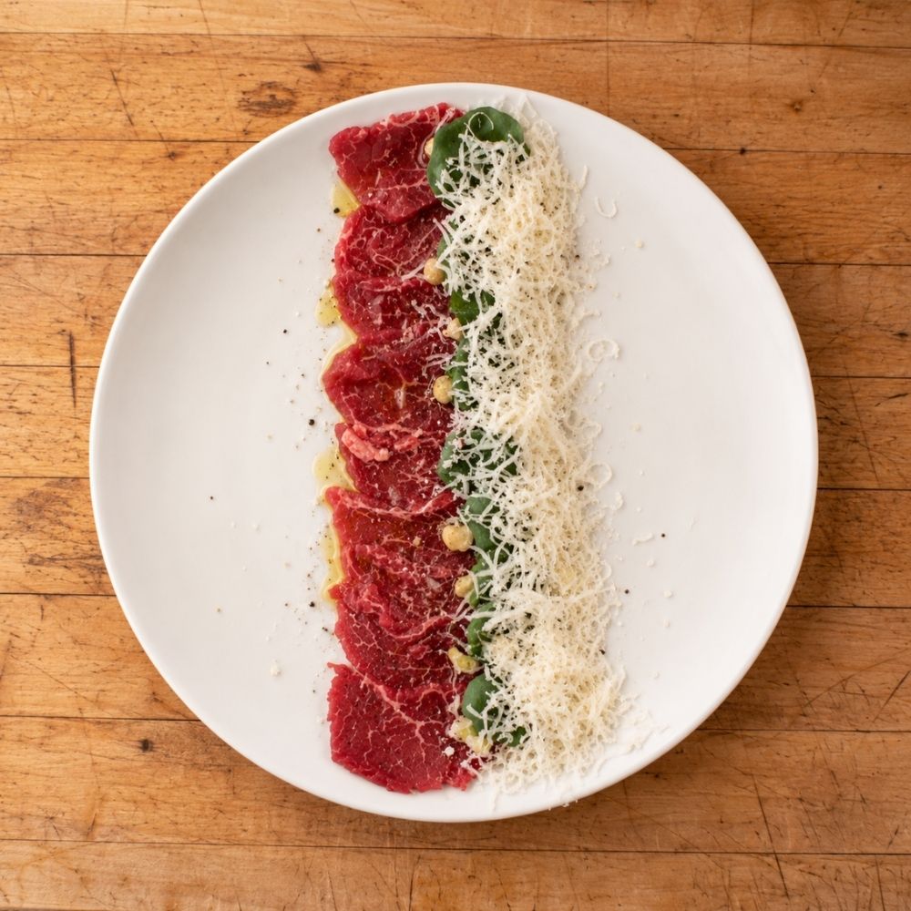 Carpaccio af oksemørbrad – med Havgus, æble og hasselnødder