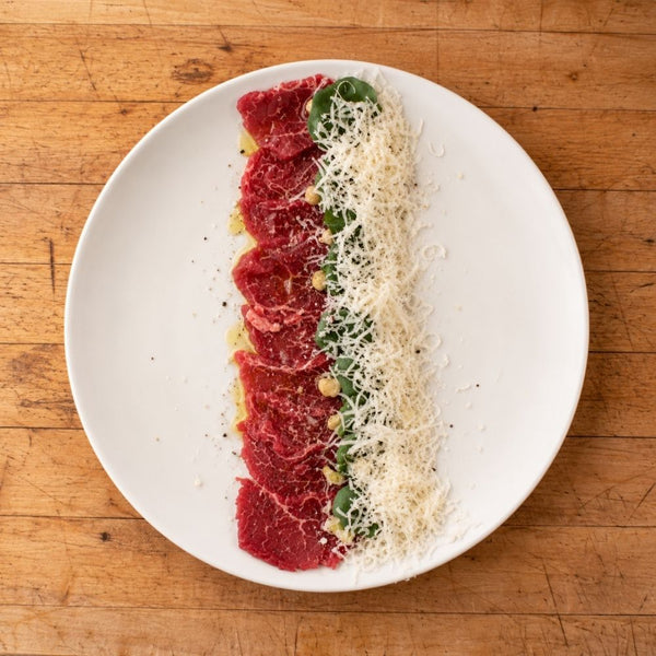 Carpaccio af oksemørbrad – med Havgus, æble og hasselnødder