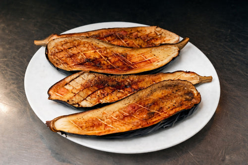 Bagt aubergine i airfryer – sprød, cremet og klar på 25 minutter