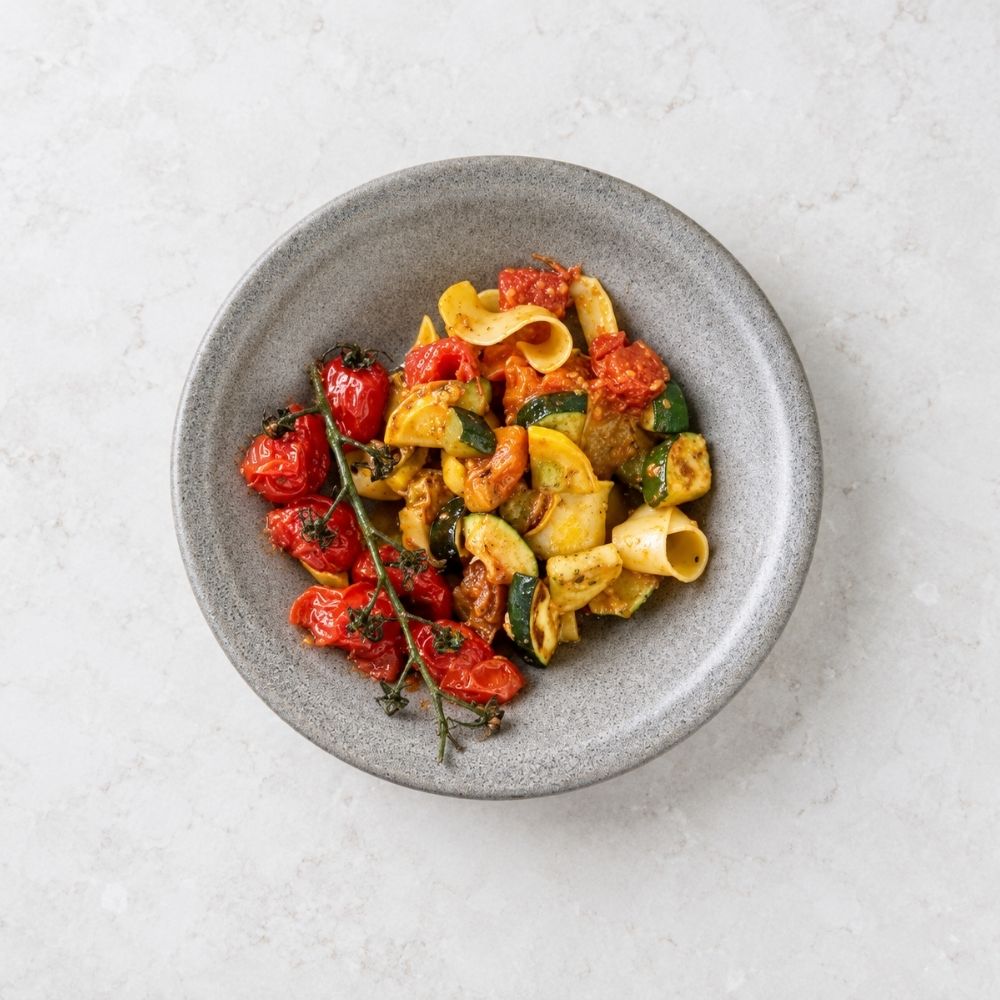 Pasta med stegte courgetter, hvidløg og rosmarin