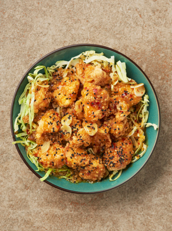 Sprød kylling à la orange i airfryer med spidskål og sesam