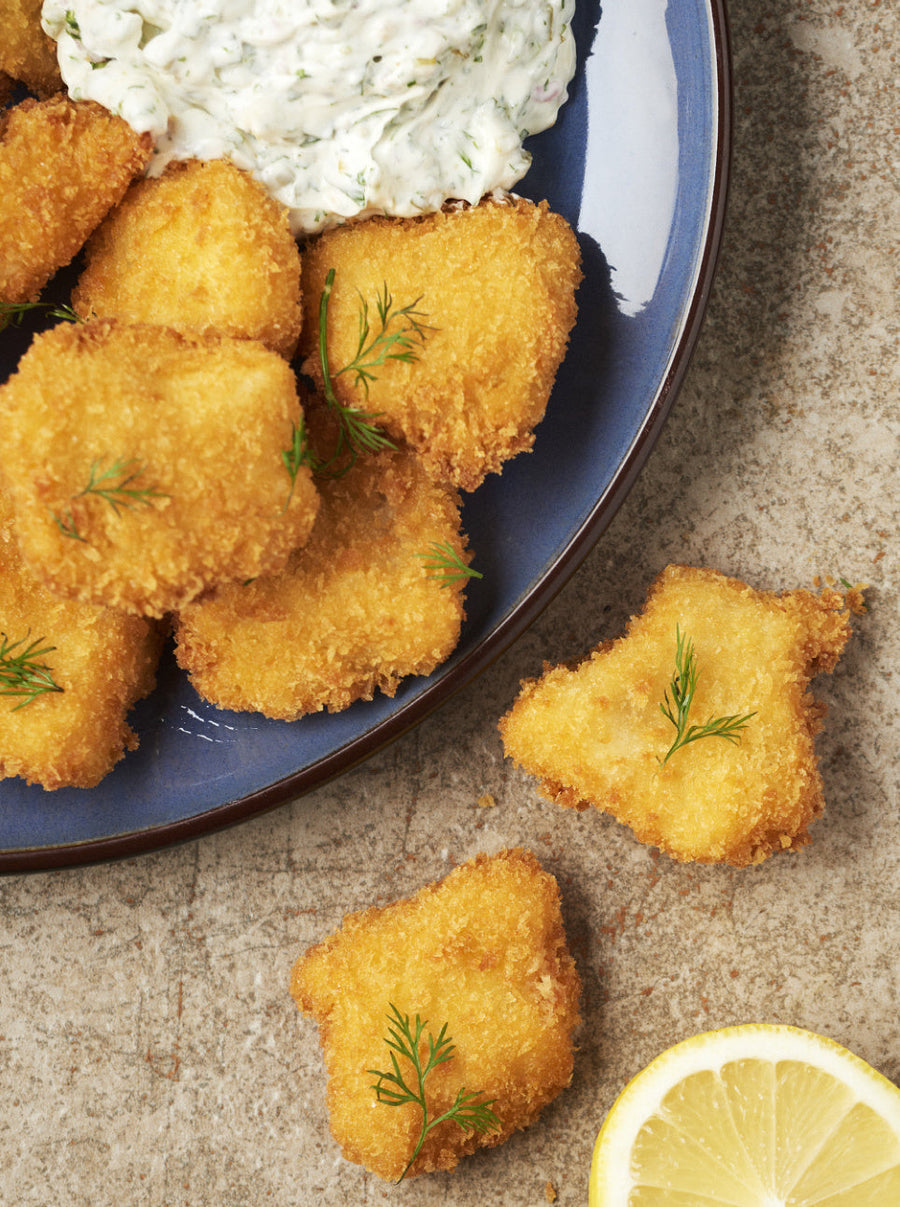 Sprøde Fiskenuggets i airfryer med hjemmelavet tartarsauce