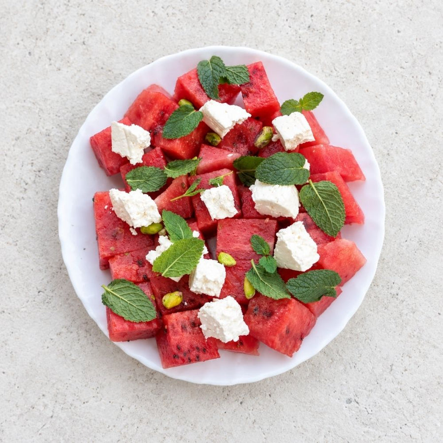 Vandmelonsalat med feta, lime og pistacienødder
