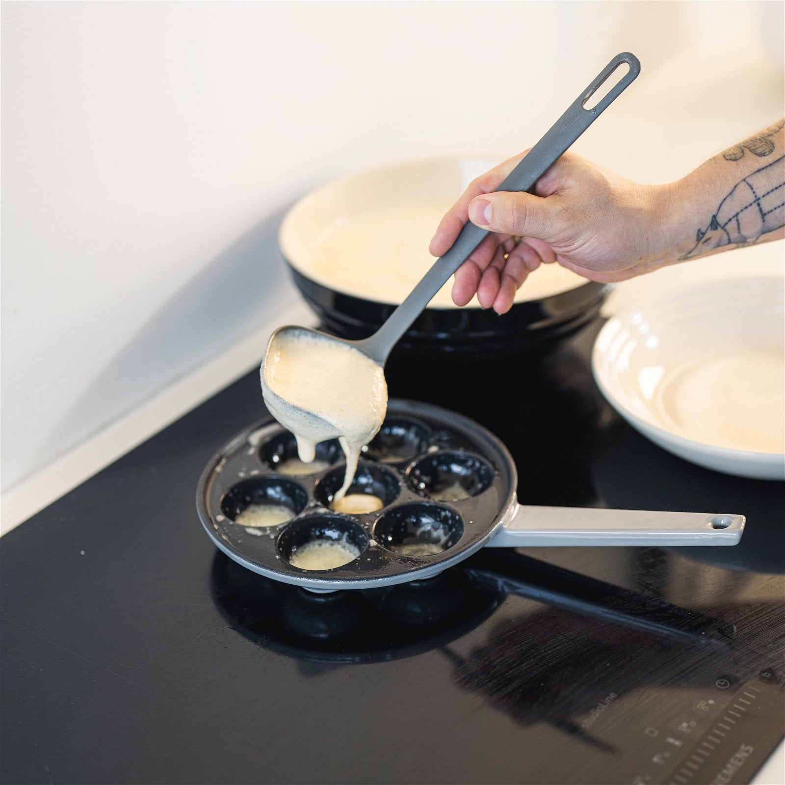 Støbejerns Æbleskivepande, Emaljeret - Ø20,5 cm *DEMO*