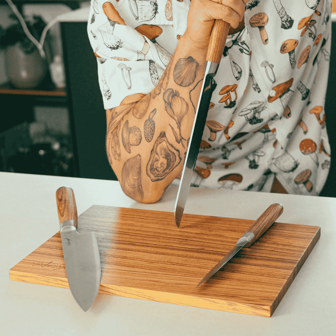 Sæt Med 3 Knive + Skærebræt i Zebratræ