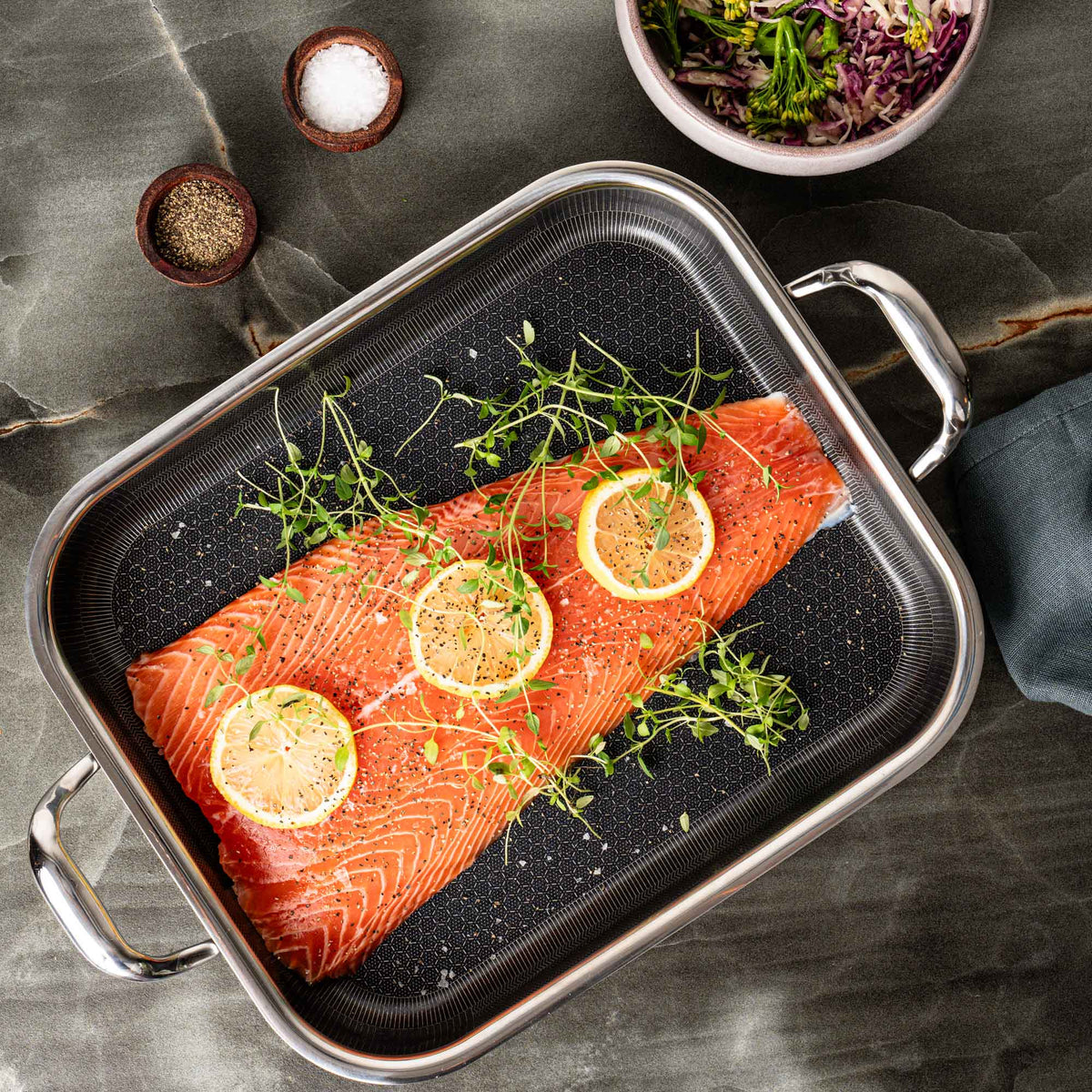 Laks med citron i Hybrid bradepande 32 cm set ovenfra