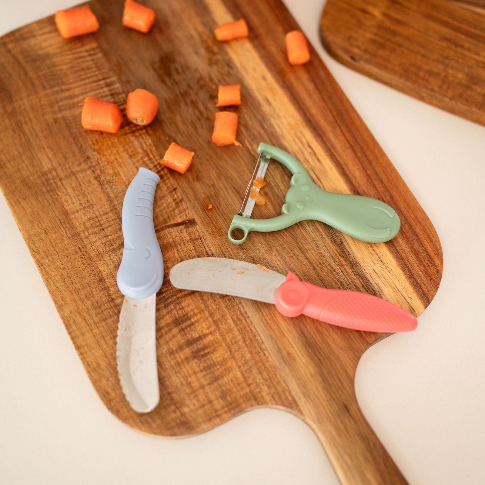 Sobczyk Junior børneknivsæt og skræller – sikre redskaber til børn i køkkenet – Casper Sobczyk