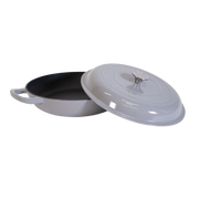 Støbejerns sautergryde emaljeret 30,5 cm – solid gryde til jævn varme og langtidsstegning – Casper Sobczyk