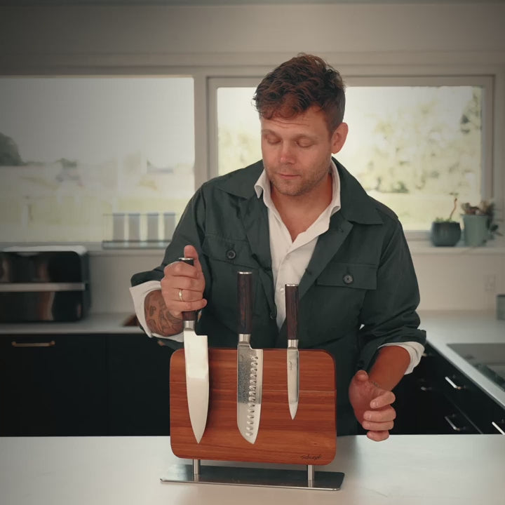 Indlæs video: Magnetisk knivholder i acacia træ