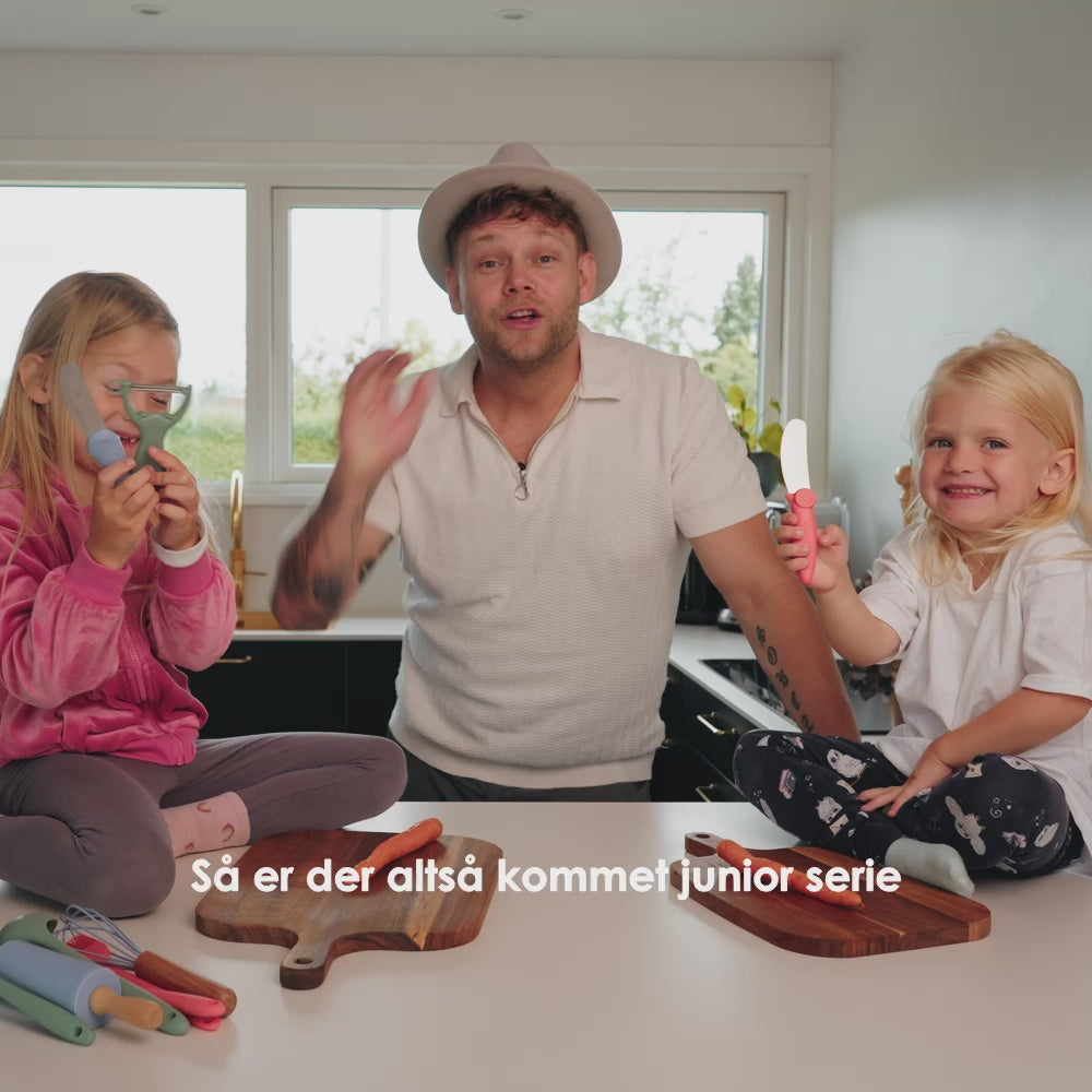 Indlæs video: Sobczyk Junior - Børneknivsæt og - Skræller